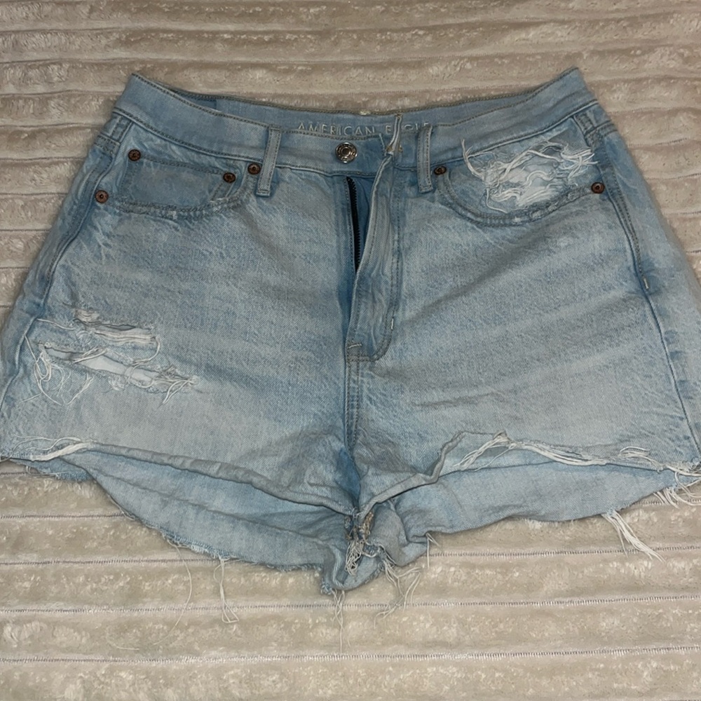 American Eagle high rise boyfriend short